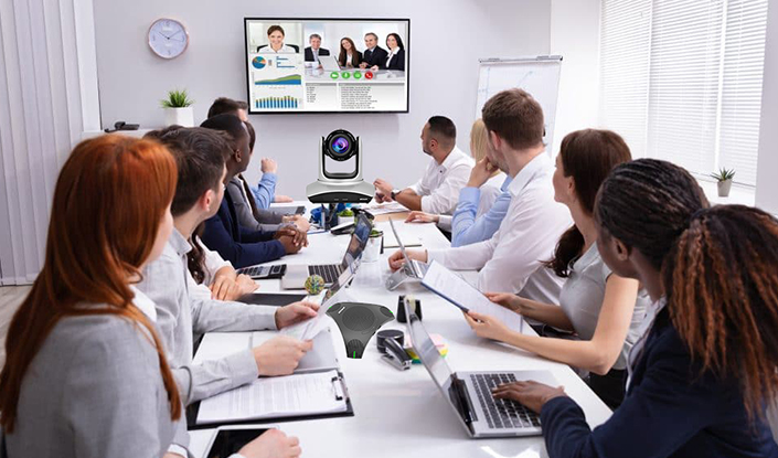 What is the advantage of online meetings